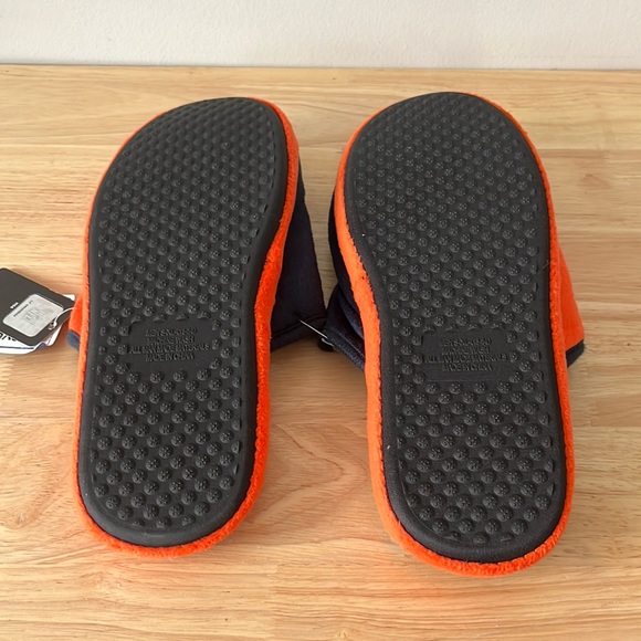 NFL | Chicago Bears Slippers - Picture 3 of 3